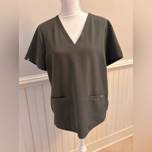 Figs, Casma Three Pocket Scrub Top, Moss Green, V-Neck Short Sleeve Top